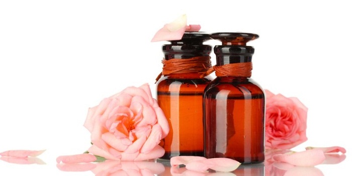 13 benefícios surpreendentes para a saúde do óleo essencial de rosa