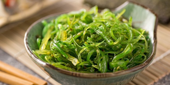 11 benefícios de saúde surpreendentes de Kelp