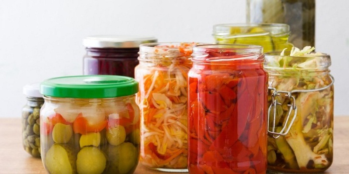 12 benefícios de saúde surpreendentes de alimentos fermentados