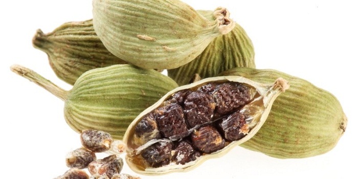 13 benefícios surpreendentes para a saúde do cardamomo