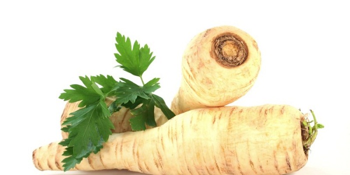 11 benefícios de saúde impressionantes de Parsnips