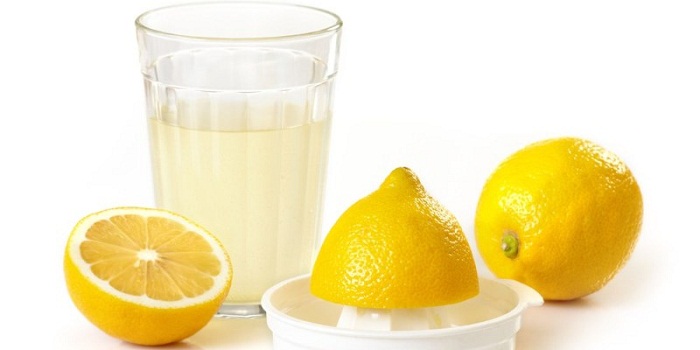 15 benefícios surpreendentes do suco de limão