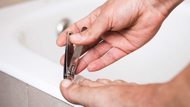 O iodo branco para o fungo das unhas dos pés funciona?